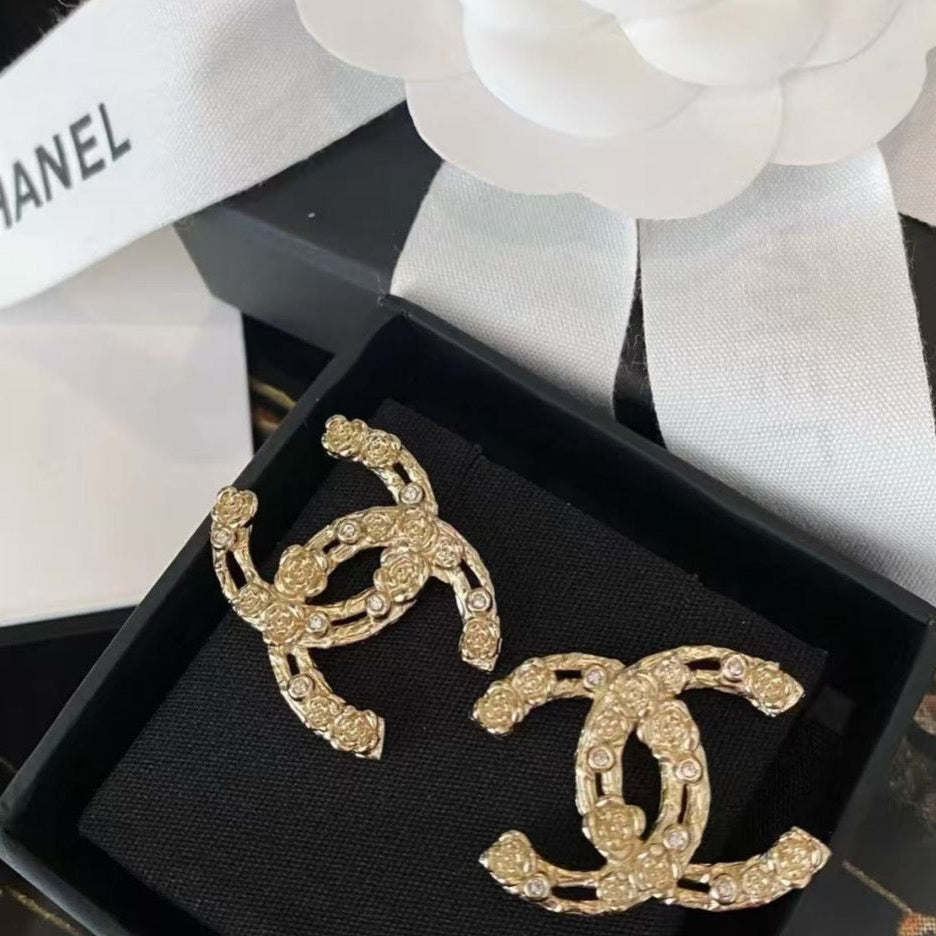 CH logo Studs