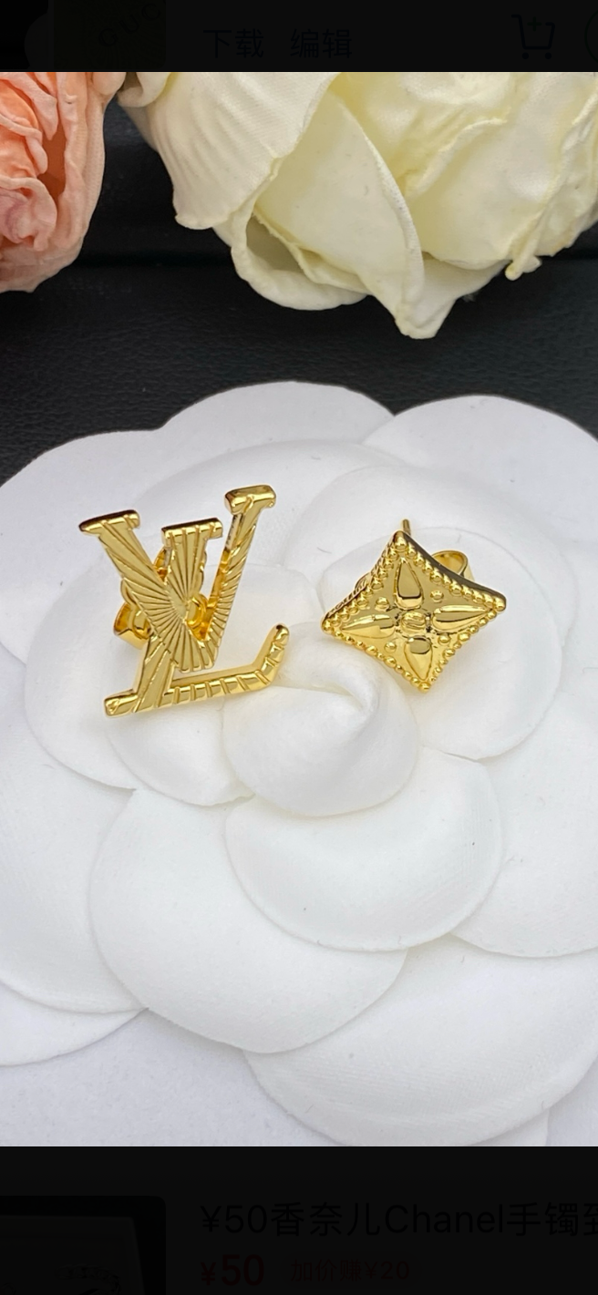 LVV Studs