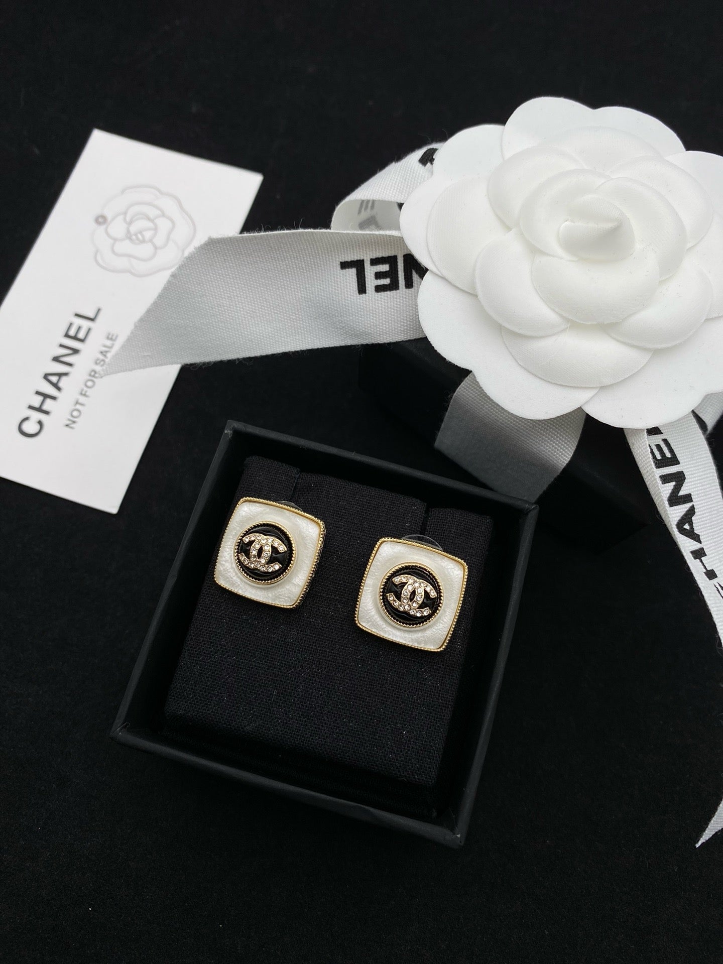 CN logo Studs