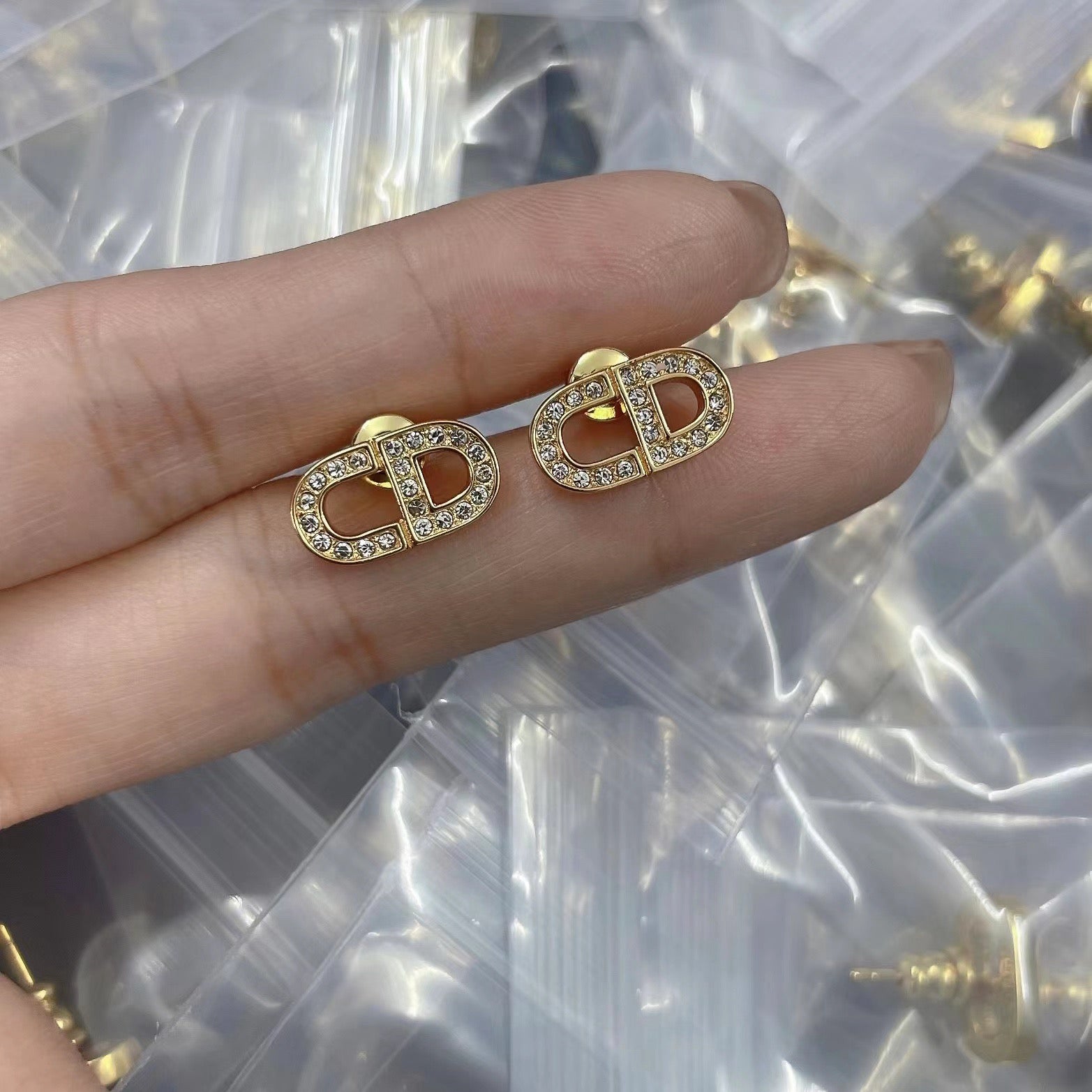 CD Studs