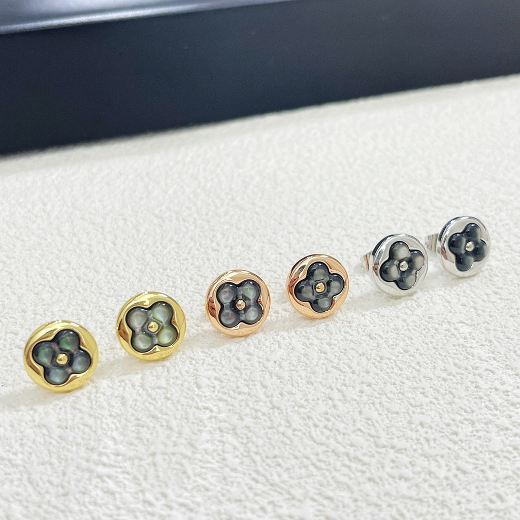 LVV Flower Studs-3