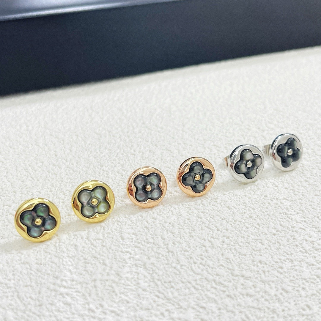LVV Flower Studs-3