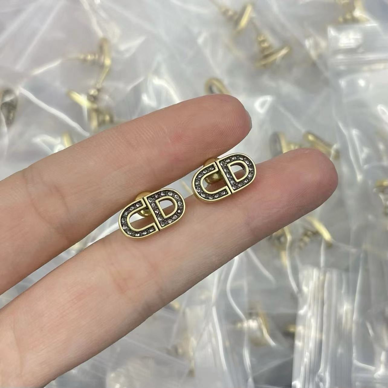 CD Studs