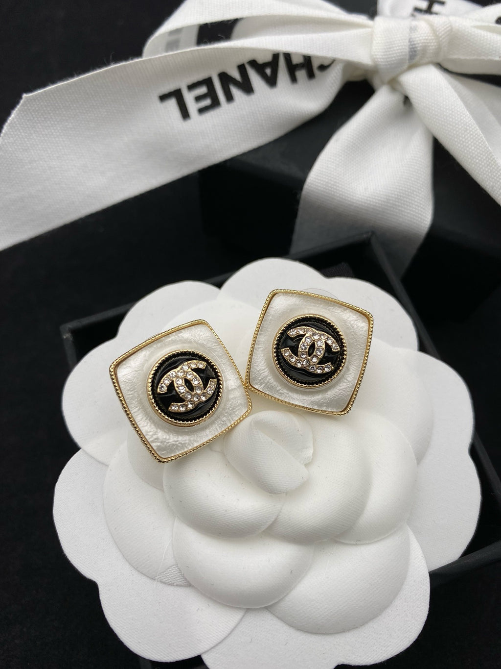 CN logo Studs