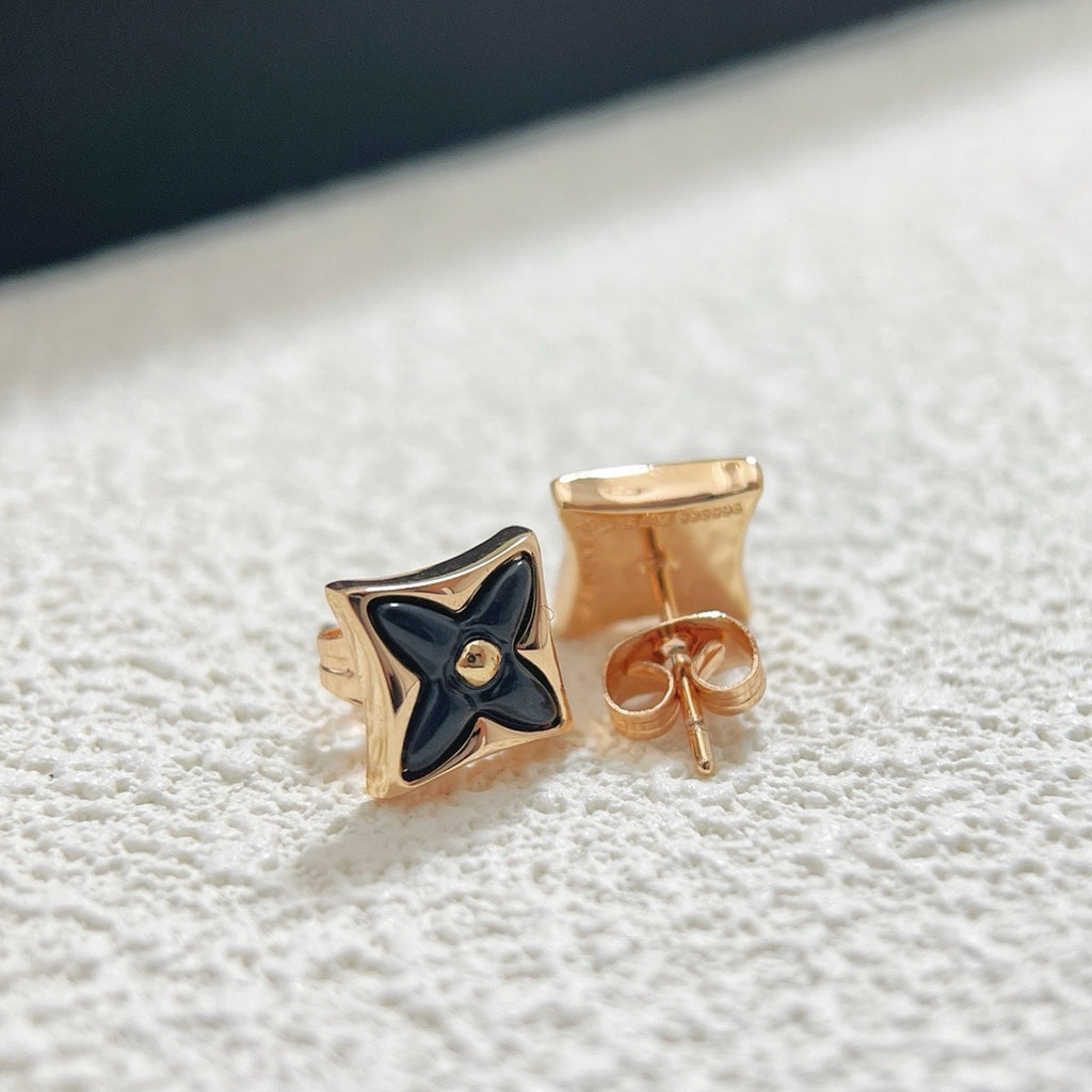 LVV Flower Stud