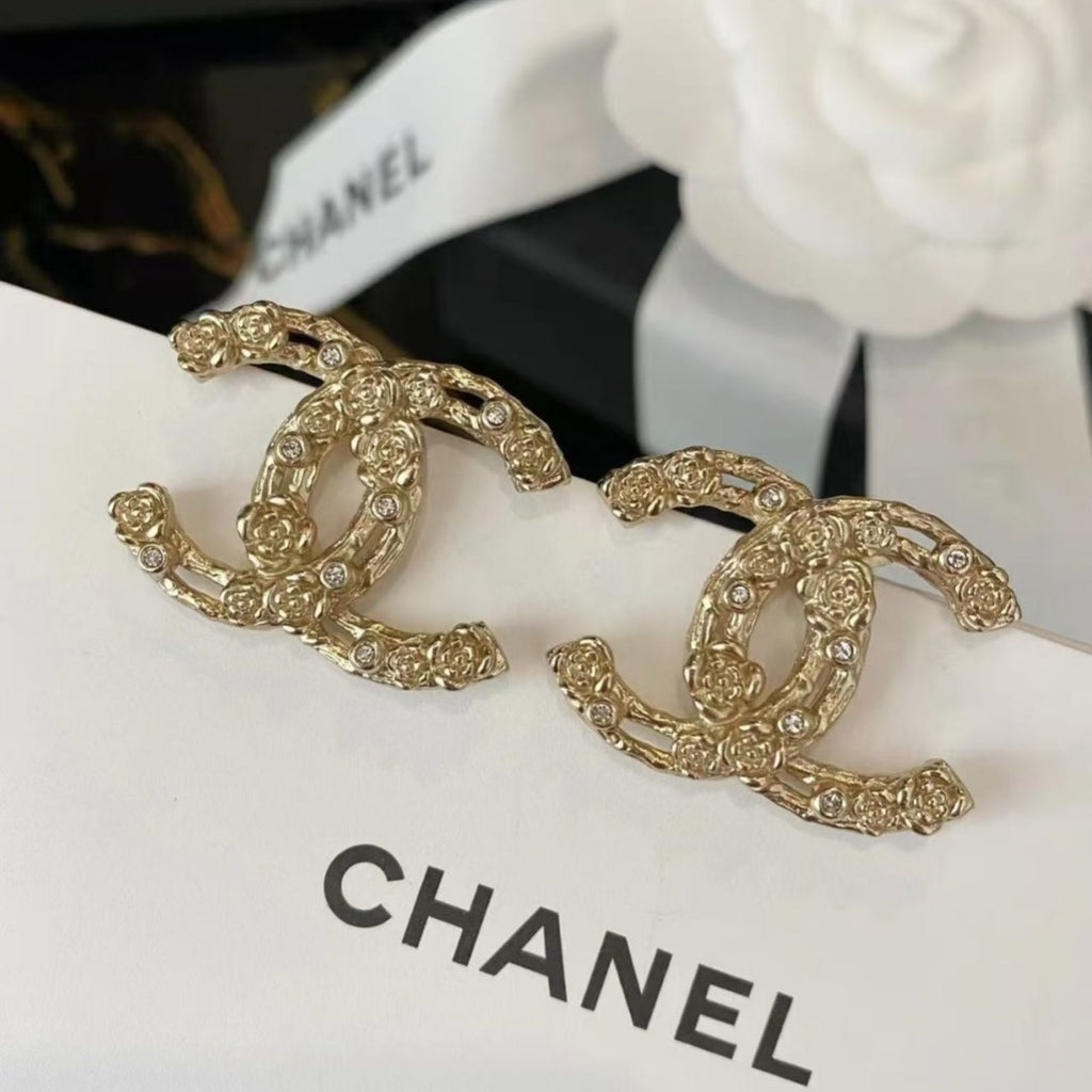 CH logo Studs