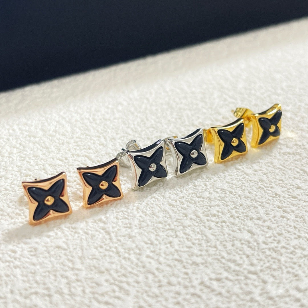 LVV Flower Stud