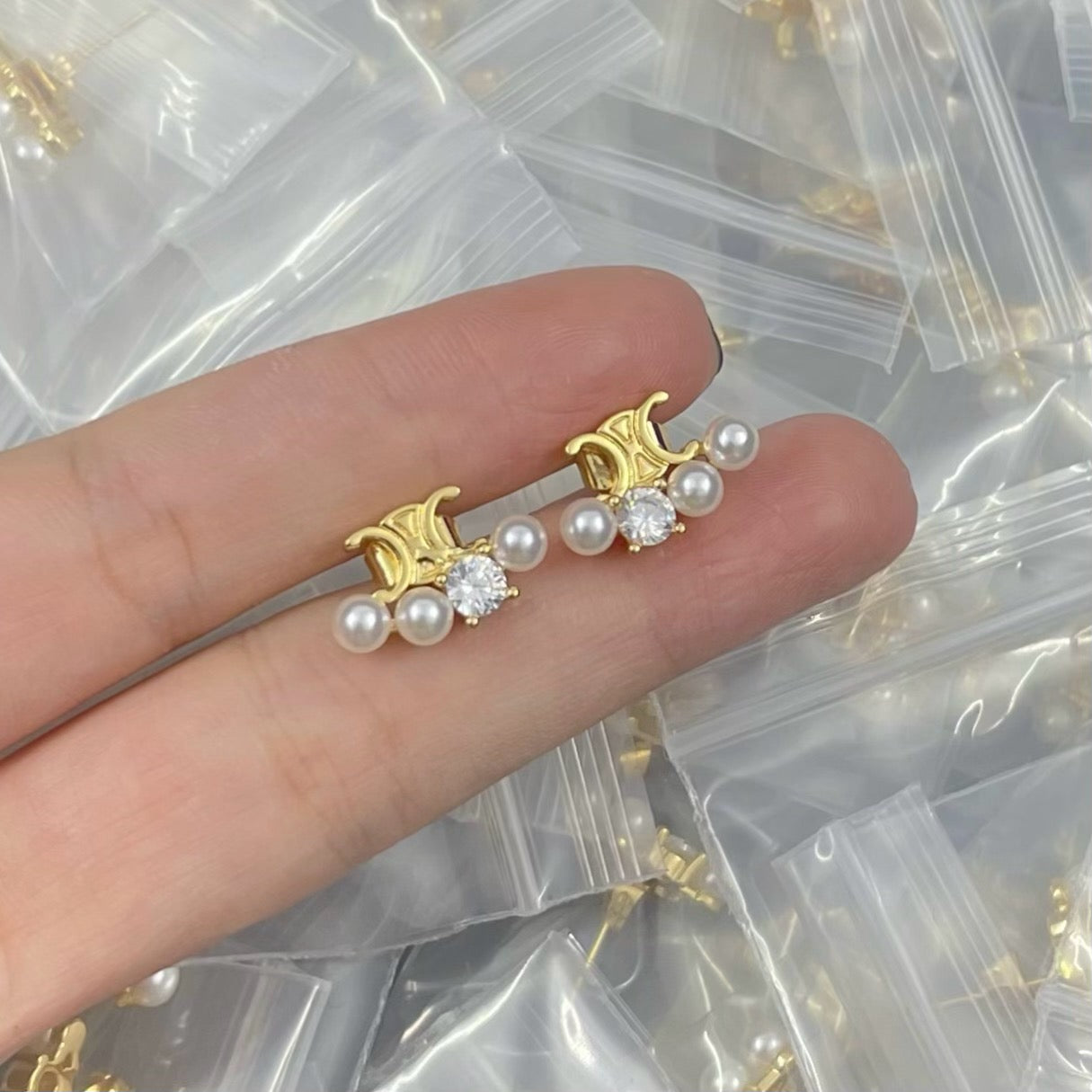 CD Pearl Studs