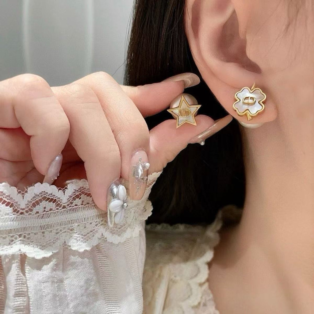 DR Star Earings