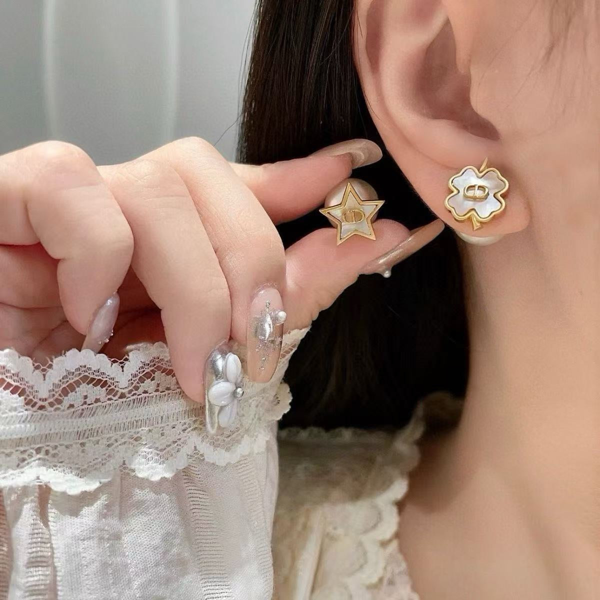 DR Star Earings