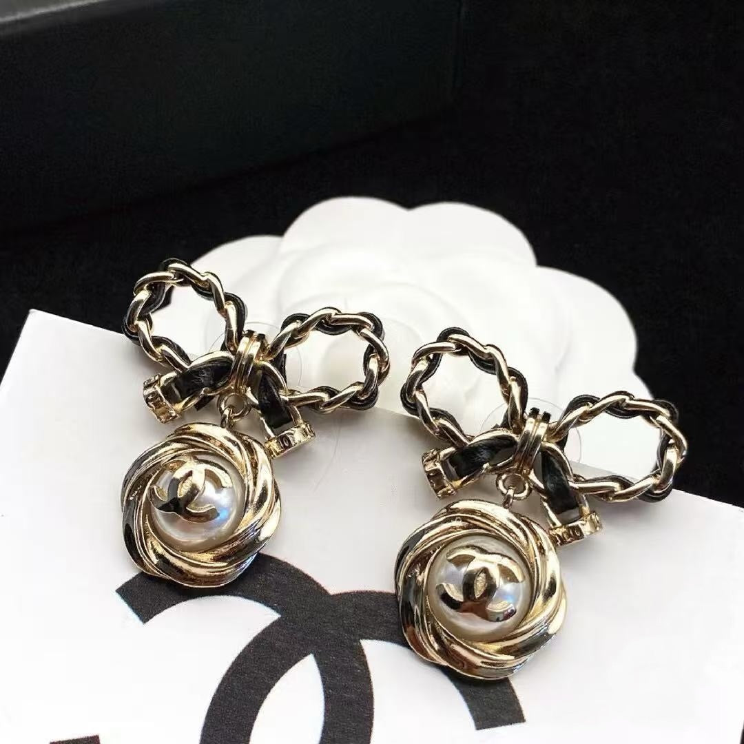 CN Bow Earring